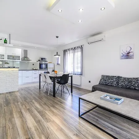 Holiday home Rokoko *