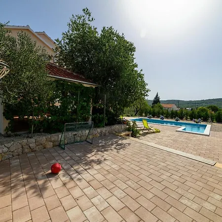 Feriehus Rokoko Šibenik